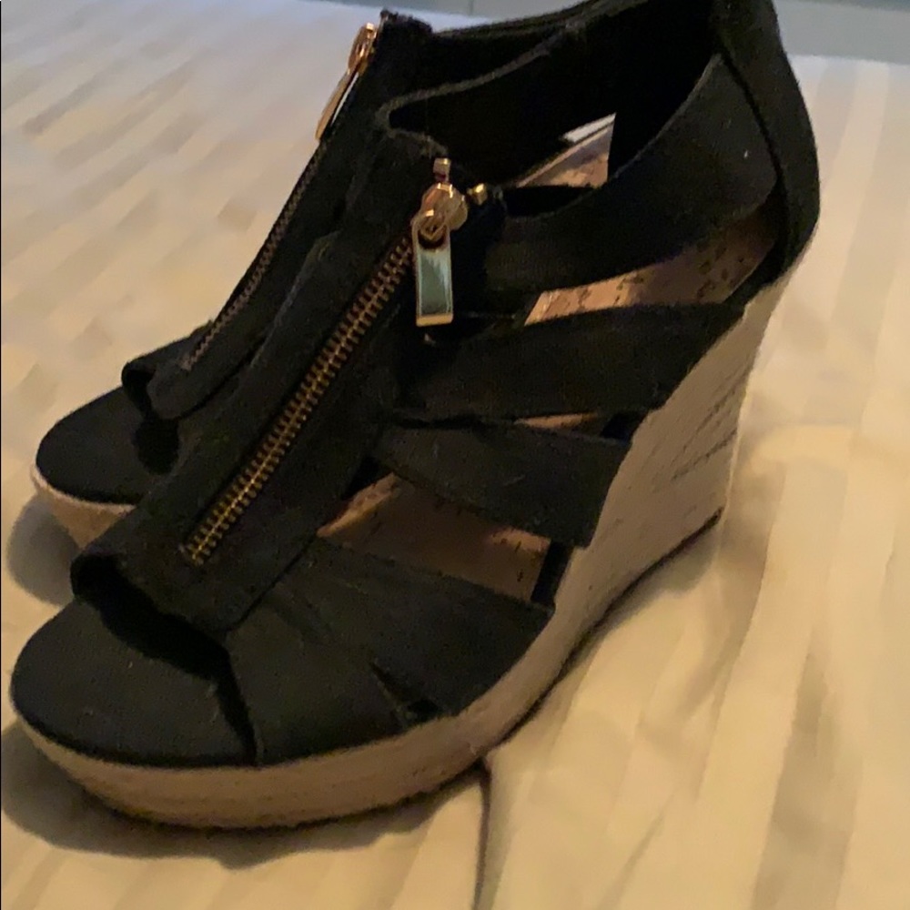 NEVER WORN cute summer wedges